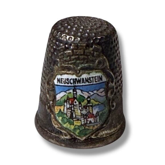 Vintage Souvenir Thimble Dimpled Silver Tone Neuschwanstein Castle Germany - Picture 2 of 7